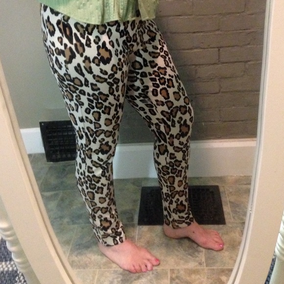 Chico's Pants - Chico's So Slimming Slim Ankle pants